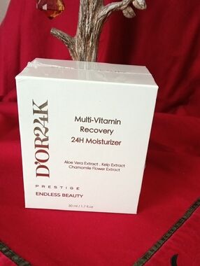 D'OR2K Multi-Vitamin Recovery 24H Moisturizer - White